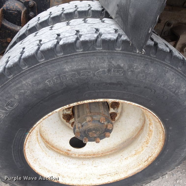 image for item GC9128 1993 Mack CH613 semi truck