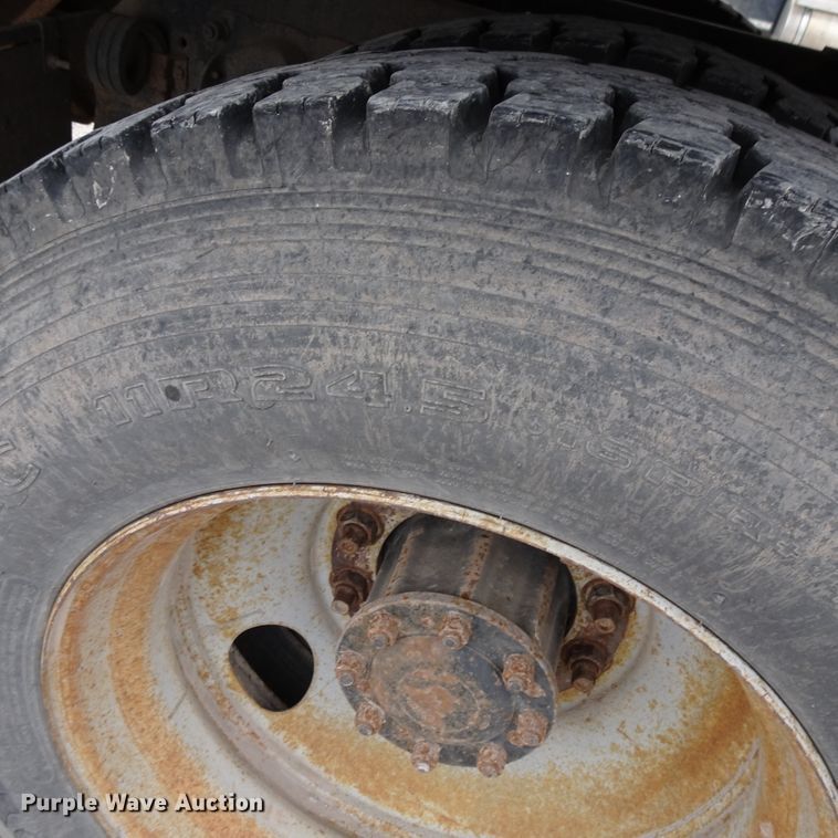 image for item GC9128 1993 Mack CH613 semi truck