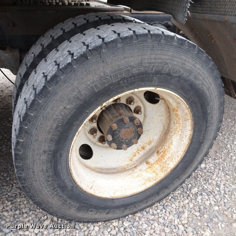 image for item GC9128 1993 Mack CH613 semi truck