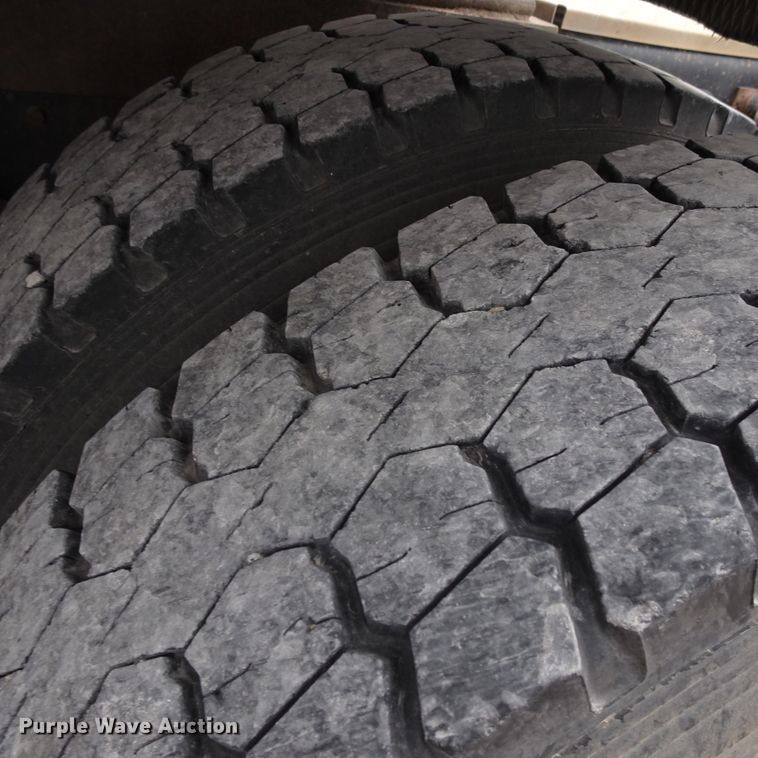 image for item GC9128 1993 Mack CH613 semi truck