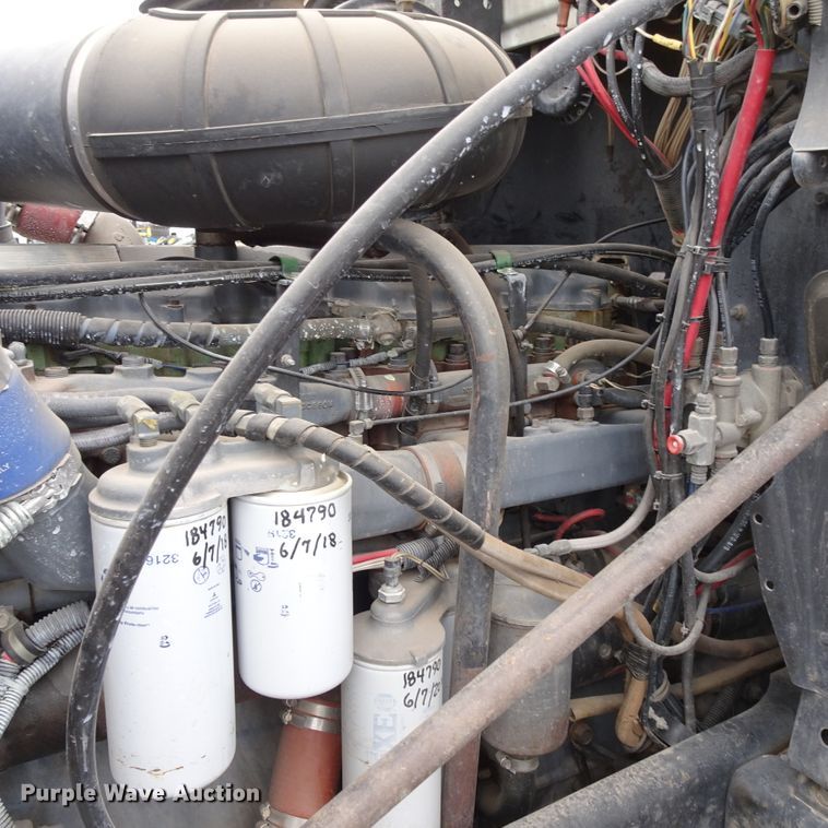 image for item GC9128 1993 Mack CH613 semi truck