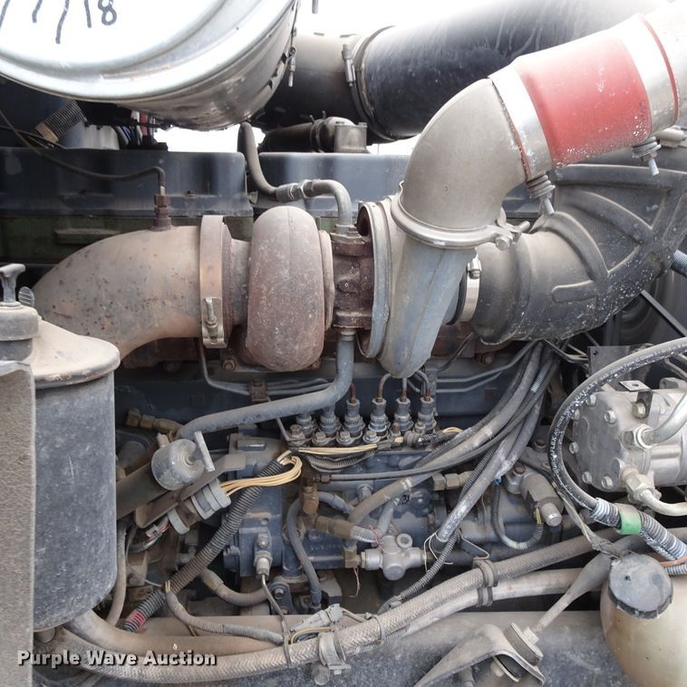 image for item GC9128 1993 Mack CH613 semi truck