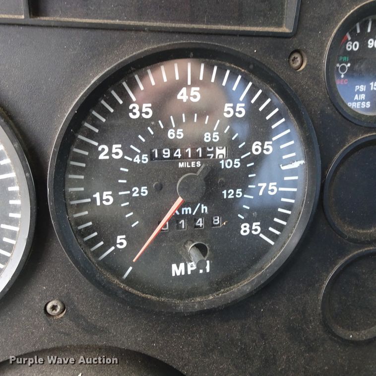 image for item GC9128 1993 Mack CH613 semi truck