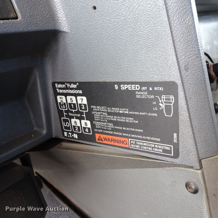 image for item GC9128 1993 Mack CH613 semi truck