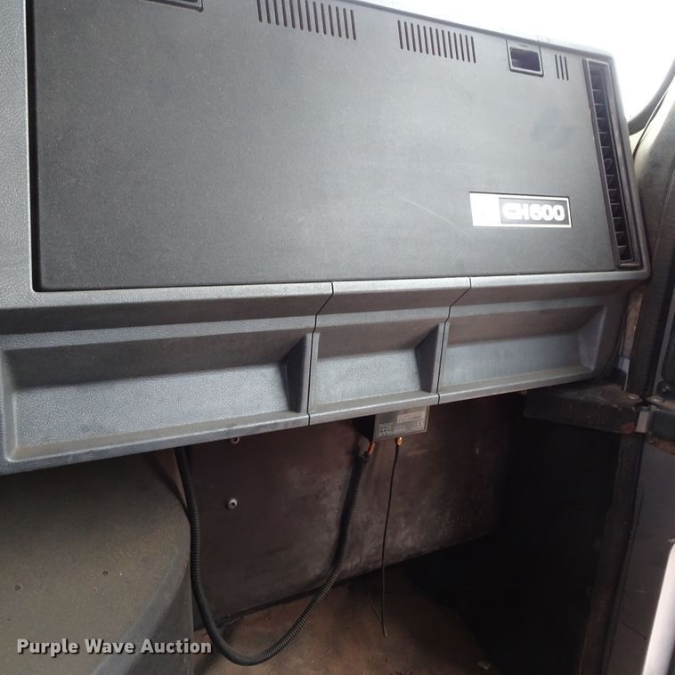 image for item GC9128 1993 Mack CH613 semi truck