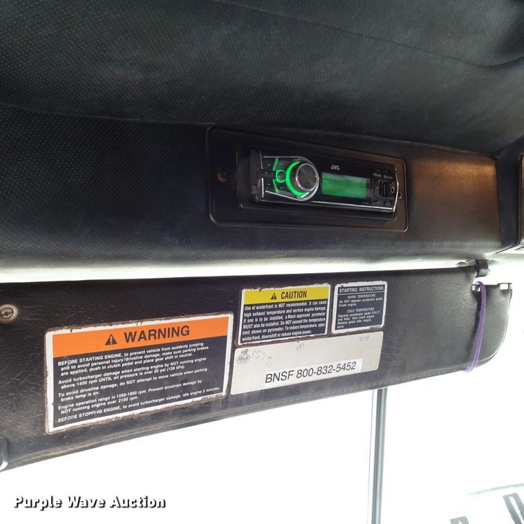 image for item GC9128 1993 Mack CH613 semi truck