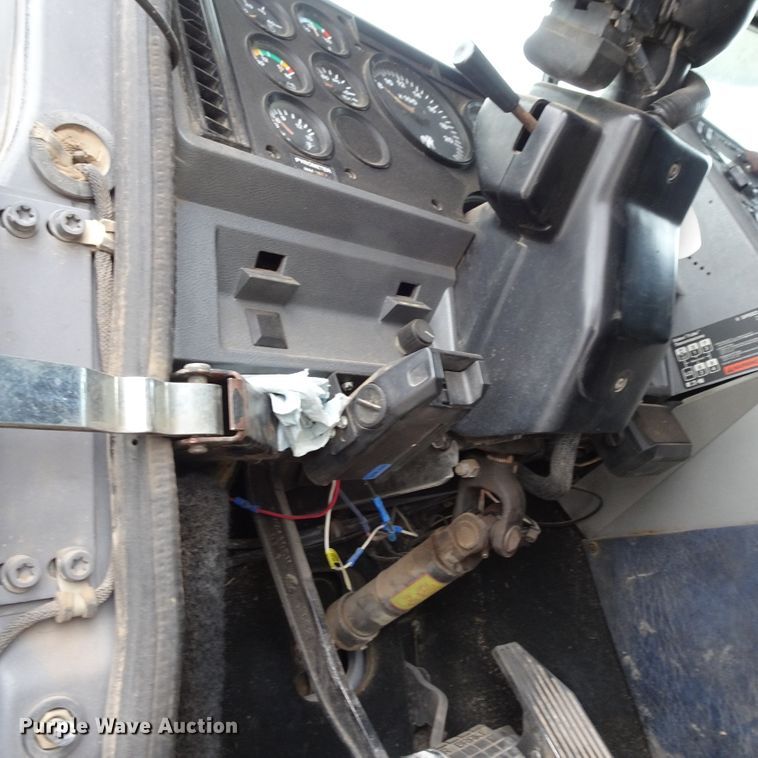 image for item GC9128 1993 Mack CH613 semi truck