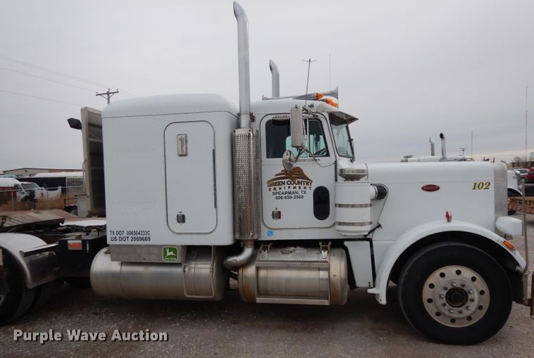 image for item GC9130 1985 Peterbilt 359 semi truck