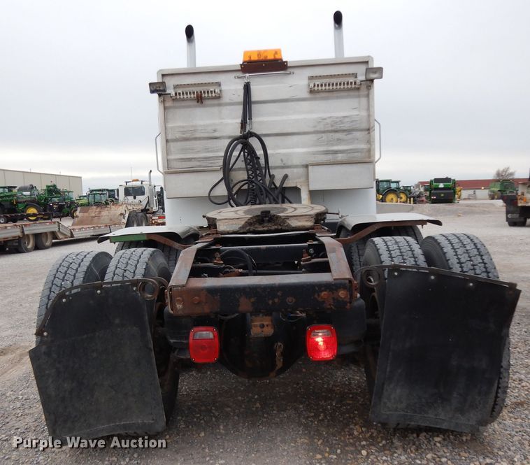 image for item GC9130 1985 Peterbilt 359 semi truck