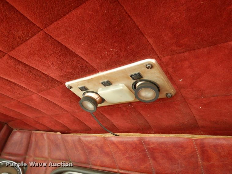 image for item GC9130 1985 Peterbilt 359 semi truck