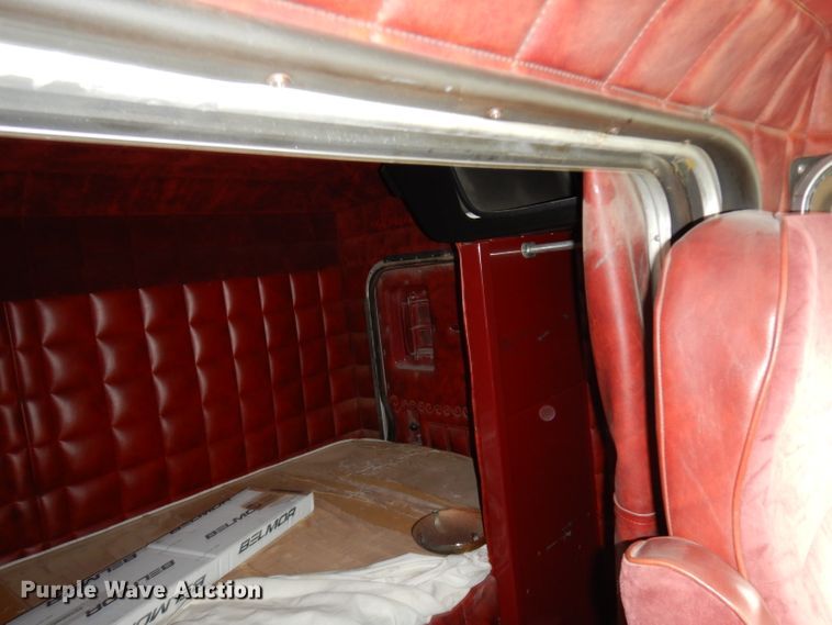 image for item GC9130 1985 Peterbilt 359 semi truck