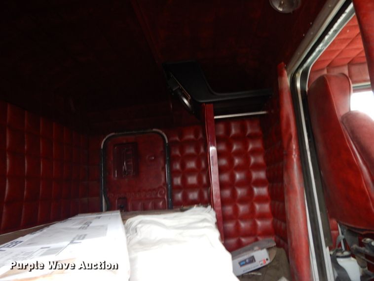 image for item GC9130 1985 Peterbilt 359 semi truck