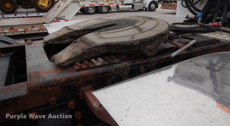 image for item GC9130 1985 Peterbilt 359 semi truck