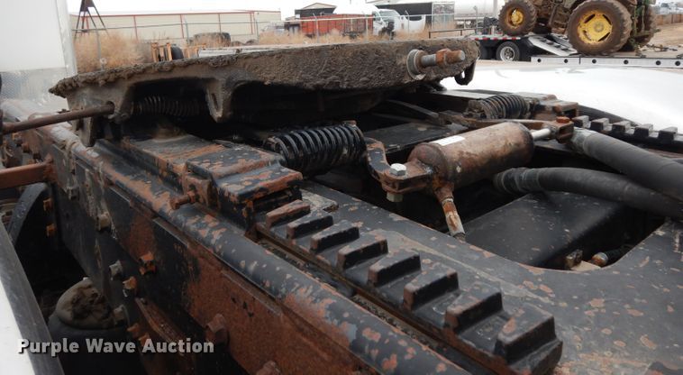 image for item GC9130 1985 Peterbilt 359 semi truck