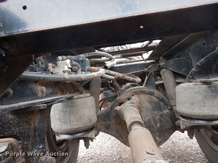 image for item GC9130 1985 Peterbilt 359 semi truck