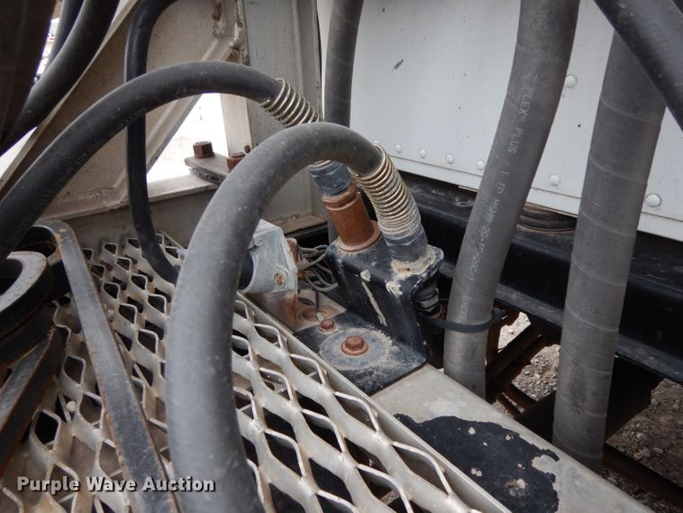 image for item GC9130 1985 Peterbilt 359 semi truck