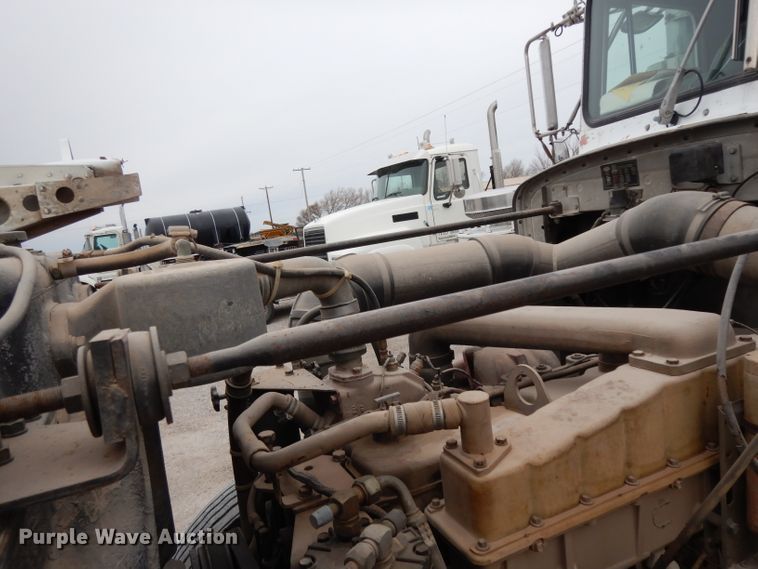 image for item GC9130 1985 Peterbilt 359 semi truck