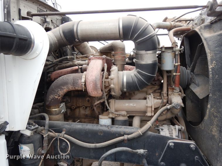 image for item GC9130 1985 Peterbilt 359 semi truck