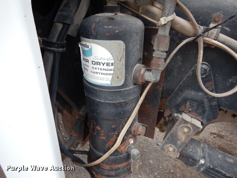 image for item GC9130 1985 Peterbilt 359 semi truck