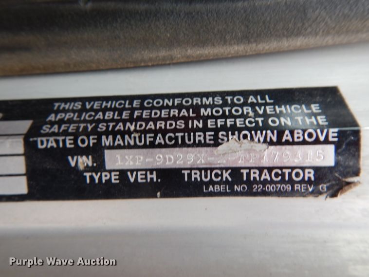 image for item GC9130 1985 Peterbilt 359 semi truck