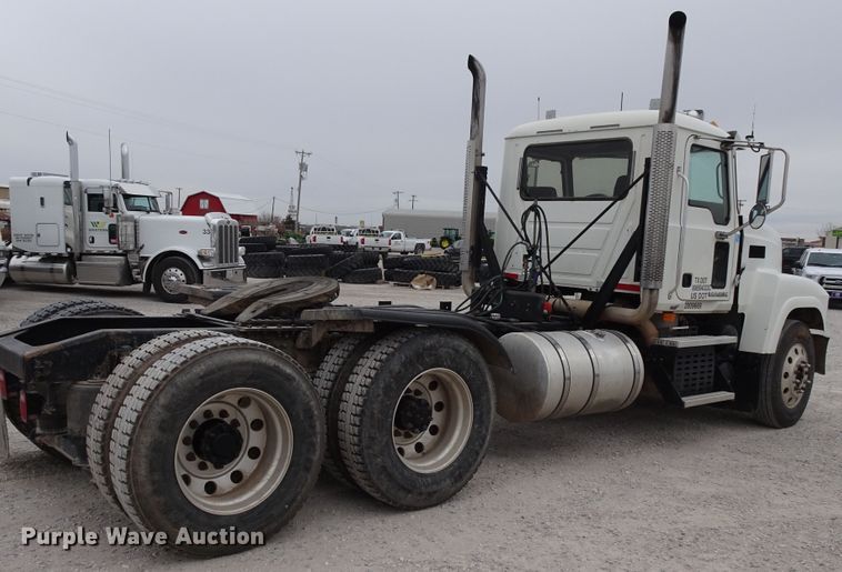 image for item GC9134 2008 Mack CH613 semi truck