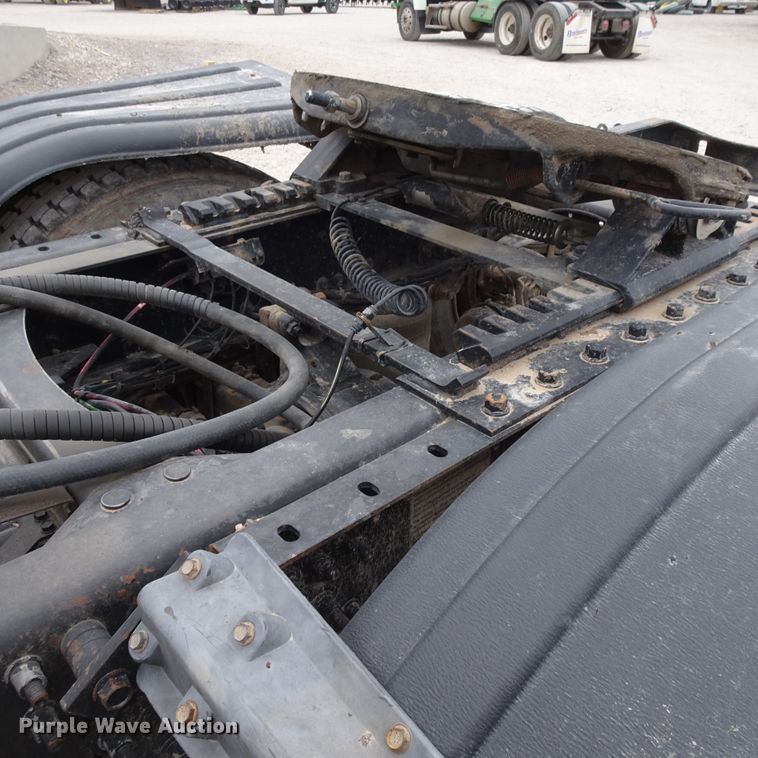 image for item GC9134 2008 Mack CH613 semi truck