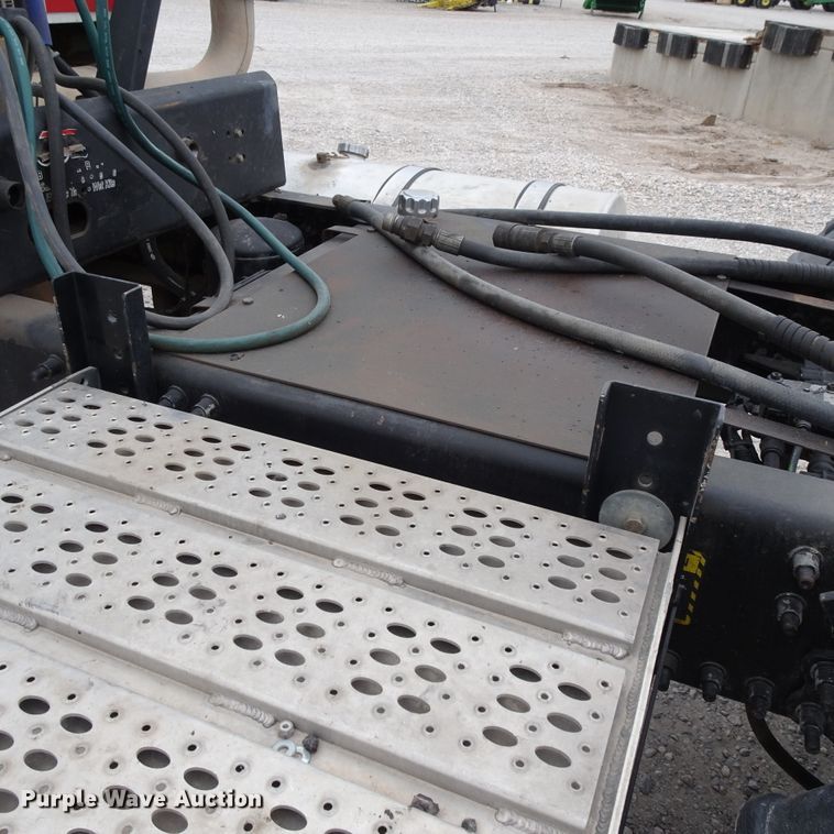 image for item GC9134 2008 Mack CH613 semi truck