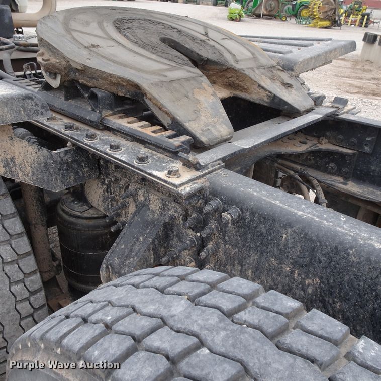 image for item GC9134 2008 Mack CH613 semi truck