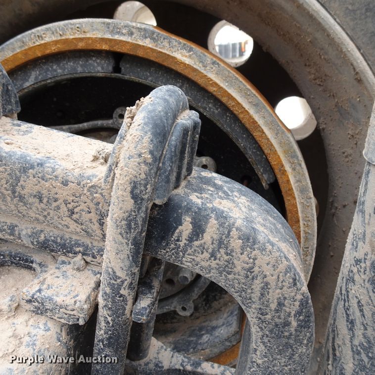 image for item GC9134 2008 Mack CH613 semi truck