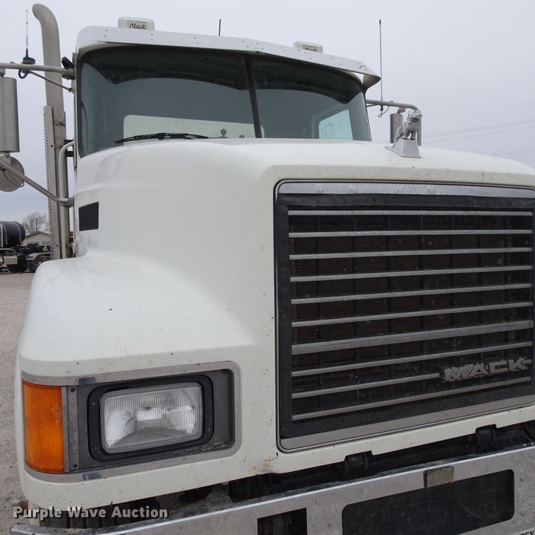 image for item GC9134 2008 Mack CH613 semi truck