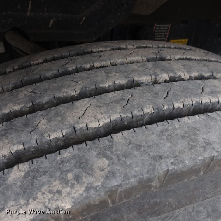 image for item GC9134 2008 Mack CH613 semi truck