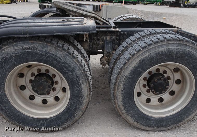 image for item GC9134 2008 Mack CH613 semi truck