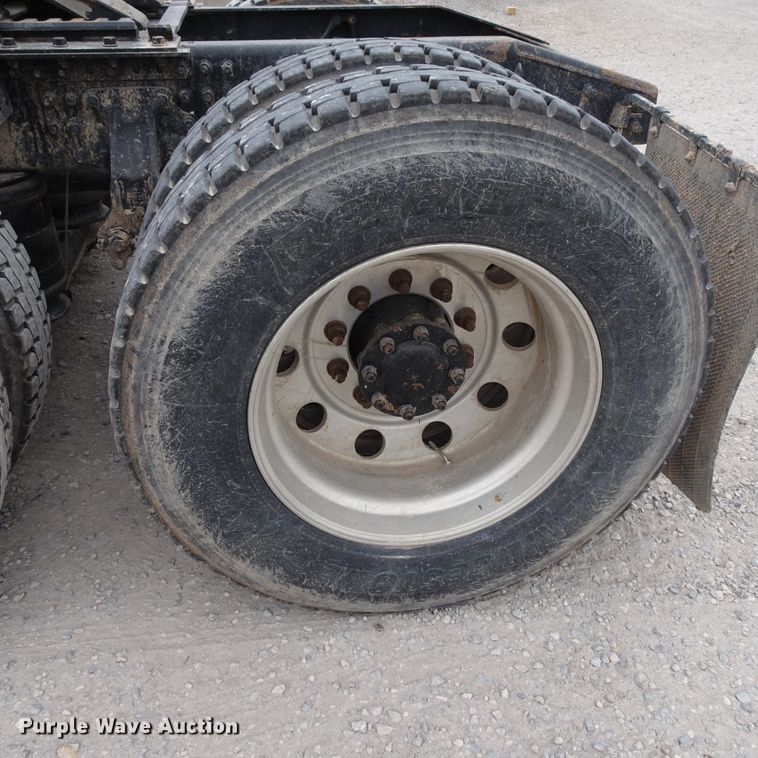 image for item GC9134 2008 Mack CH613 semi truck