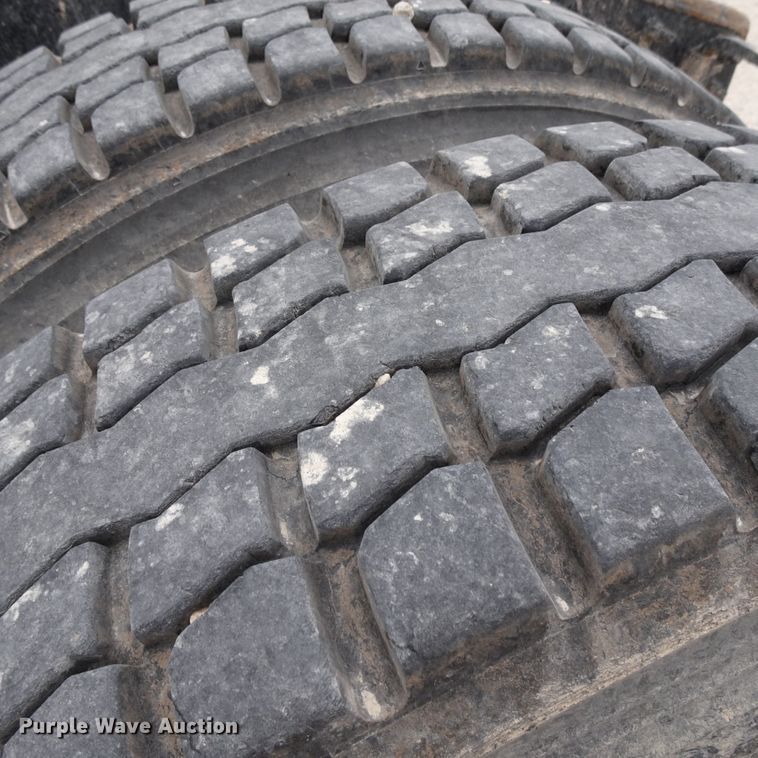 image for item GC9134 2008 Mack CH613 semi truck