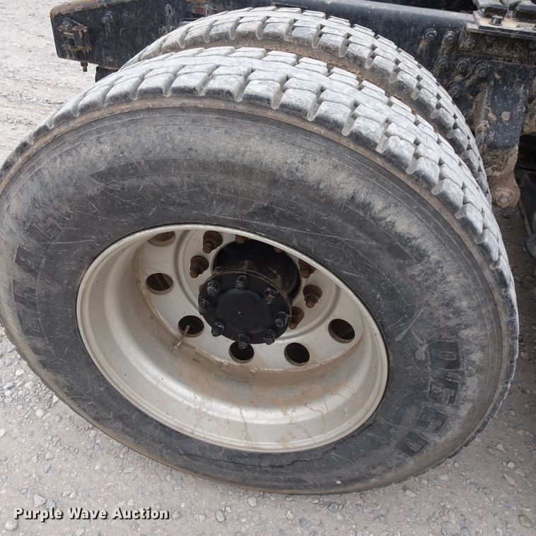 image for item GC9134 2008 Mack CH613 semi truck