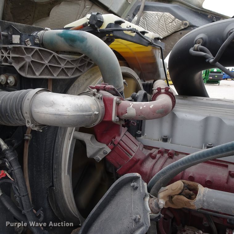 image for item GC9134 2008 Mack CH613 semi truck