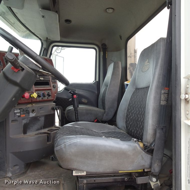 image for item GC9134 2008 Mack CH613 semi truck