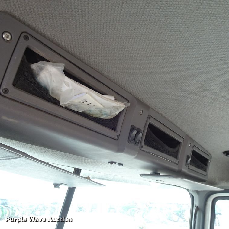 image for item GC9134 2008 Mack CH613 semi truck