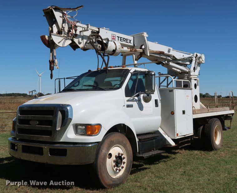 image for item GD9749 2009 Ford F750 Super Duty XL digger derrick truck