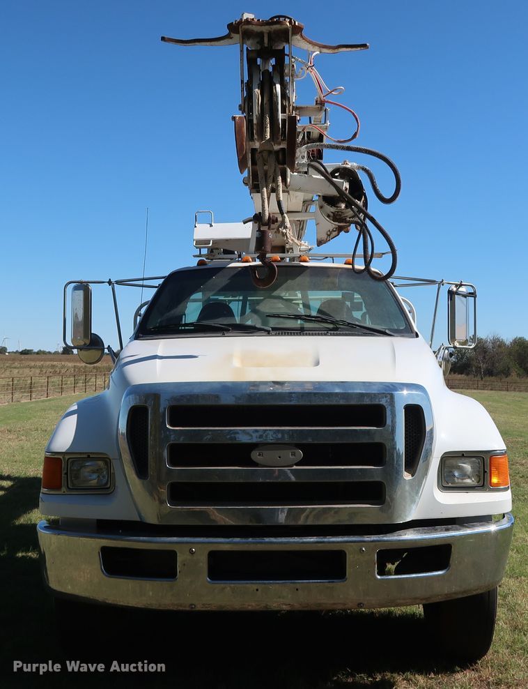 image for item GD9749 2009 Ford F750 Super Duty XL digger derrick truck