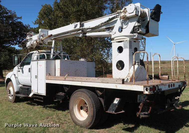image for item GD9749 2009 Ford F750 Super Duty XL digger derrick truck