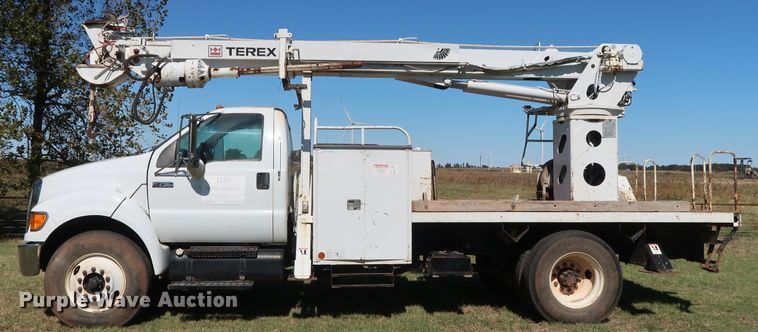 image for item GD9749 2009 Ford F750 Super Duty XL digger derrick truck