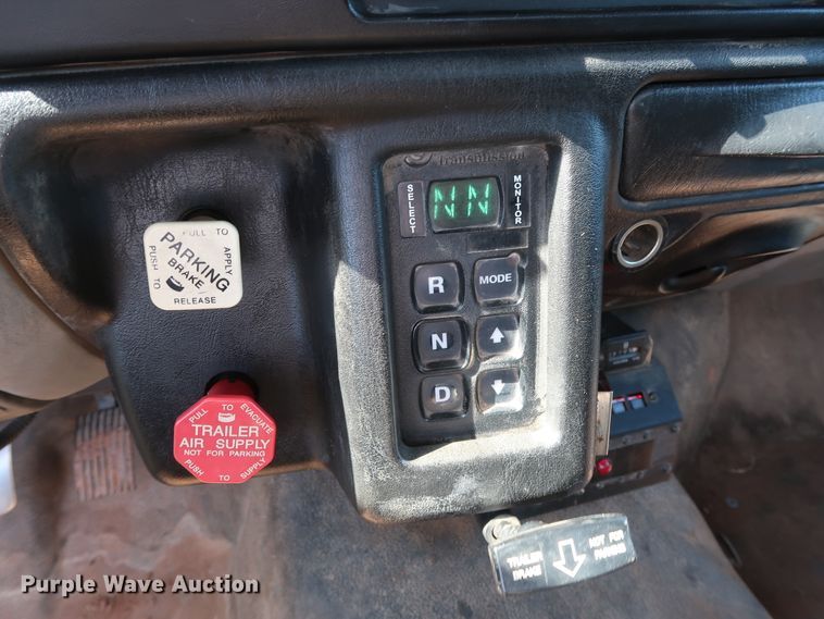 image for item GD9749 2009 Ford F750 Super Duty XL digger derrick truck