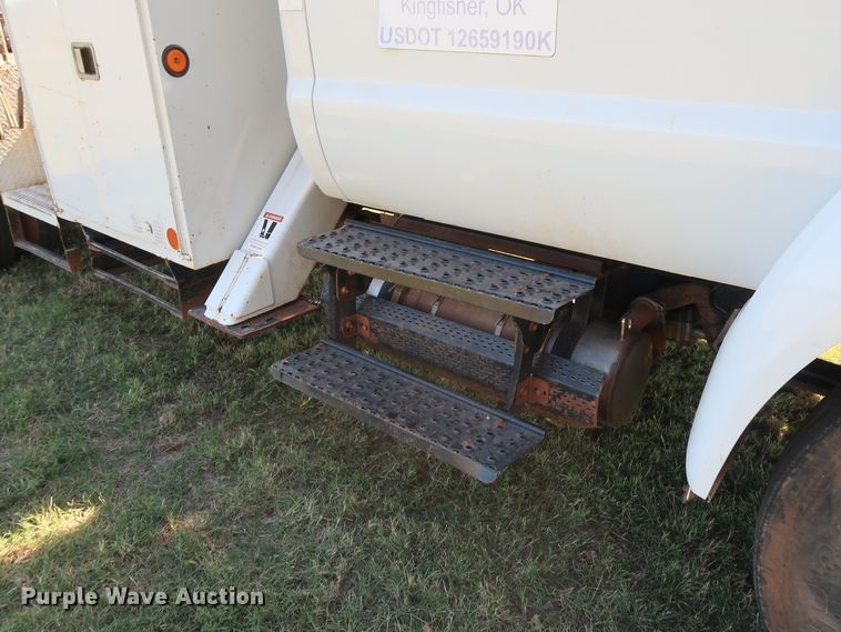 image for item GD9749 2009 Ford F750 Super Duty XL digger derrick truck