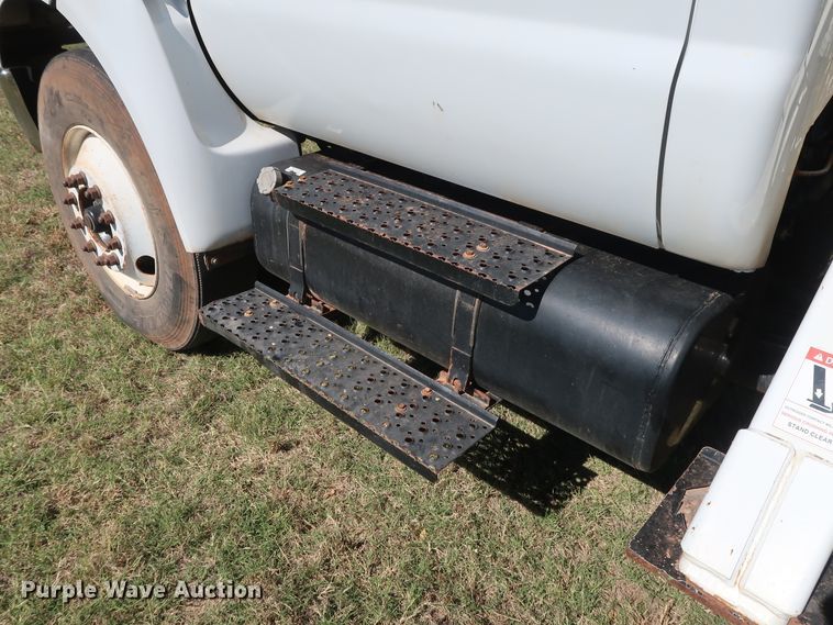 image for item GD9749 2009 Ford F750 Super Duty XL digger derrick truck