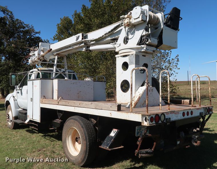 image for item GD9749 2009 Ford F750 Super Duty XL digger derrick truck