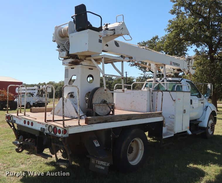 image for item GD9749 2009 Ford F750 Super Duty XL digger derrick truck