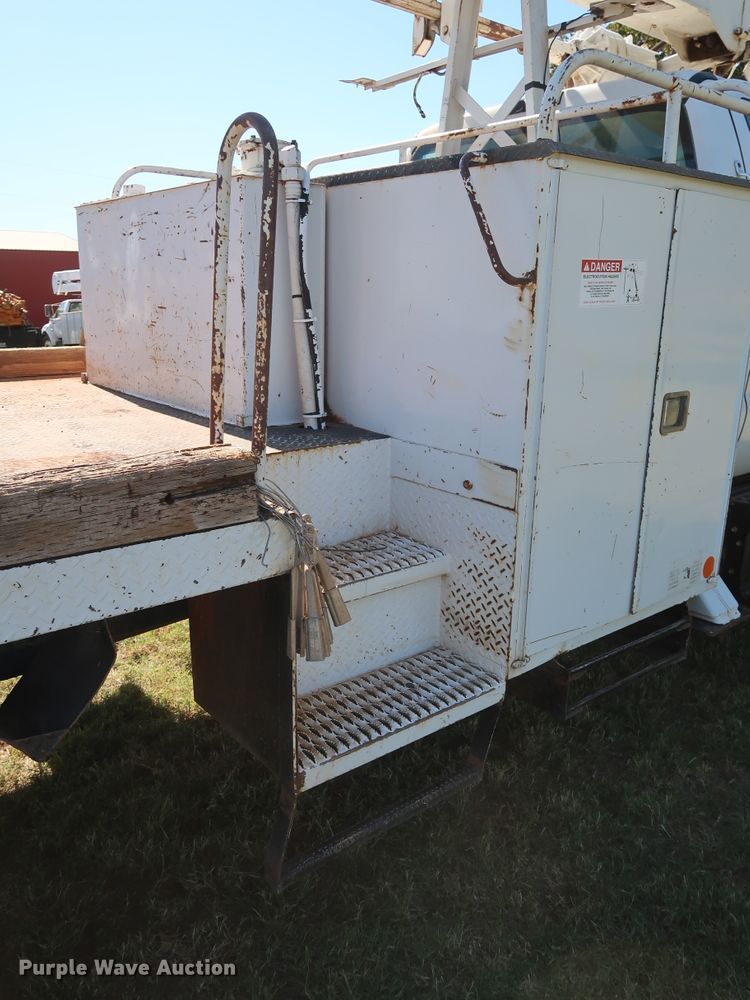 image for item GD9749 2009 Ford F750 Super Duty XL digger derrick truck