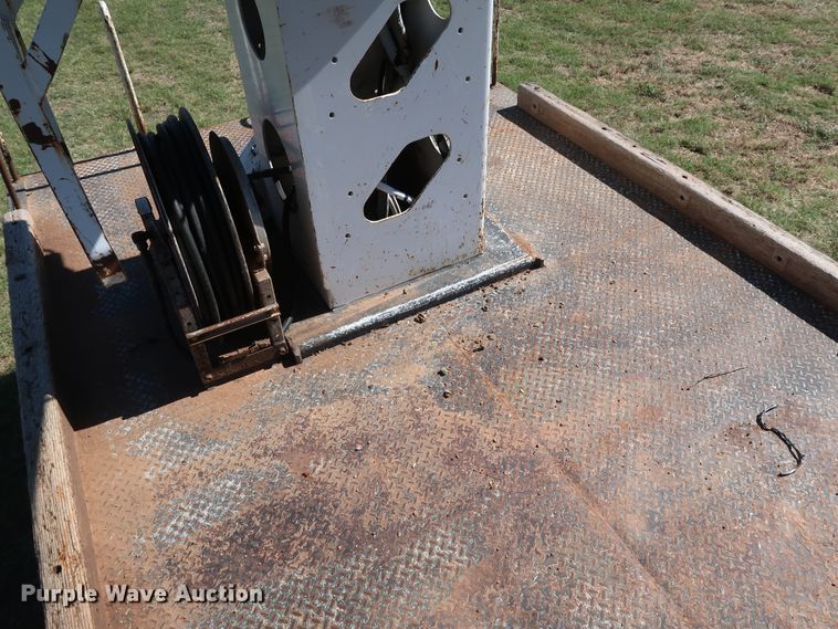 image for item GD9749 2009 Ford F750 Super Duty XL digger derrick truck