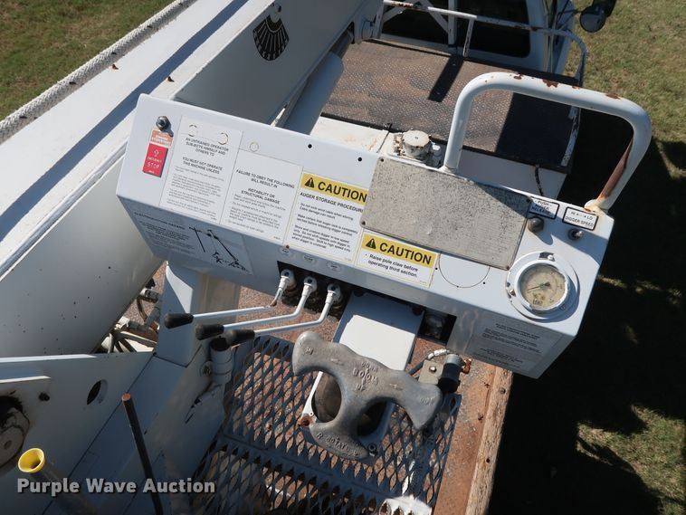 image for item GD9749 2009 Ford F750 Super Duty XL digger derrick truck